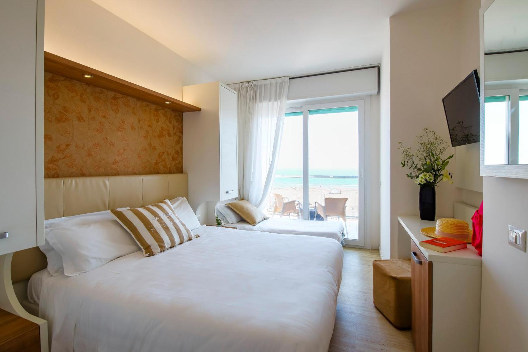 Eurhotel Rimini Exterior photo