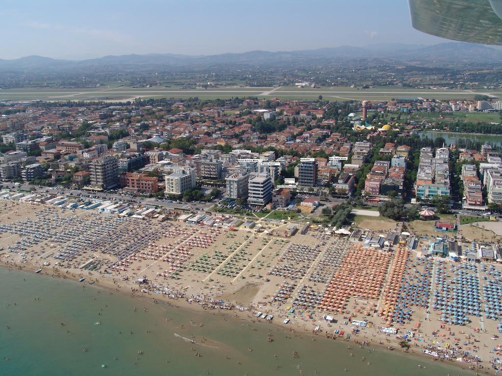 Eurhotel Rimini Exterior photo